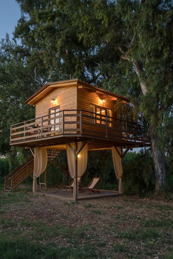 River Treehouse Chalet *